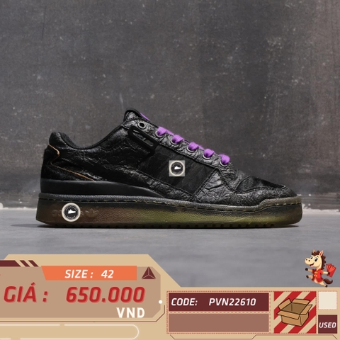 🔥 ADIDAS FORUM LOW ‘DARK WITCH’ – SIZE 42 – PVN22610 – CHÍNH HÃNG
