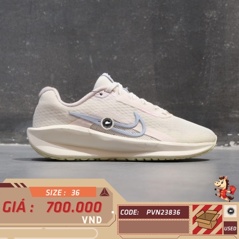 🔥 NIKE DOWNSHIFTER 13 “PEARL PINK / FOOTBALL GREY” – SIZE 36 – PVN23836 – CHÍNH HÃNG