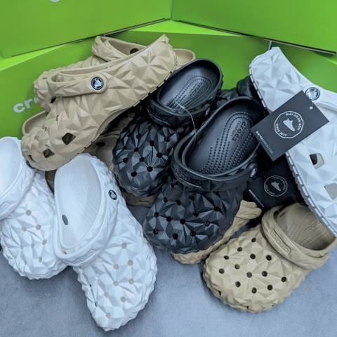 CROCS SẦU RIÊNG CLASSIC GEOMETRIC MỚI CHÍNH HÃNG