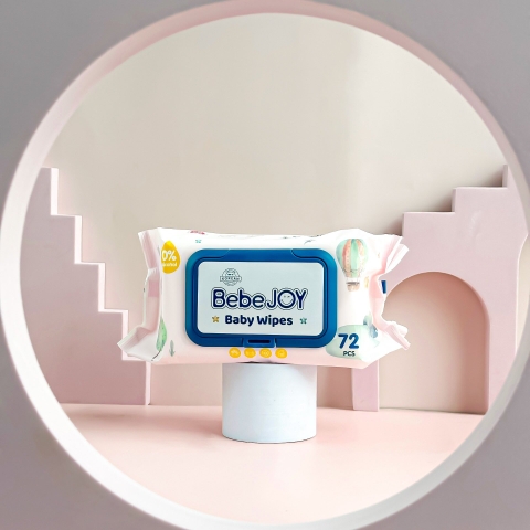 Có cần sử dụng khăn ướt khi thay bỉm cho bé yêu không?