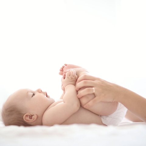 Bỏ túi “mẹo” chăm sóc làn da cho bé sơ sinh vào mùa hè