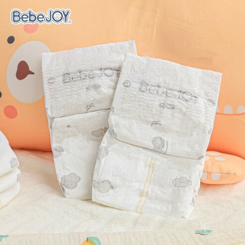 Bỉm dán BebeJOY có mềm không? Vì sao nên chọn bỉm dán BebeJOY cho bé sơ sinh?