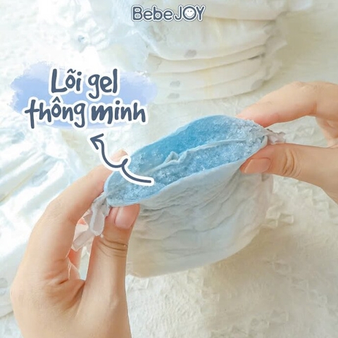 So sánh bỉm lõi bông và bỉm lõi hạt gel: Bỉm nào ngừa hăm tốt hơn?