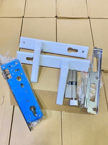 Khoá tay gạt cửa nhựa lõi thép