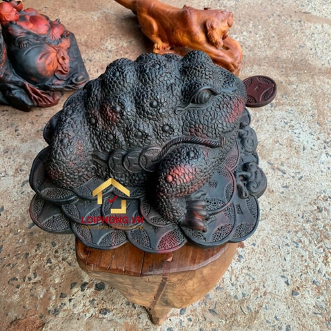 Cóc ngậm tiền tài lộc bằng gỗ trắc kích thước 39x40x23 cm