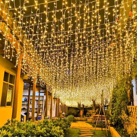 LED Rủ, Led Mành Rèm Dài 6m Rủ Xuống 60cm, 24-25 sợi, cắm điện trực tiếp