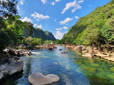 THPT: HÀ NỘI – QUẢNG BÌNH – QUẢNG TRỊ( 3 ngày 3 đêm có teambuilding)