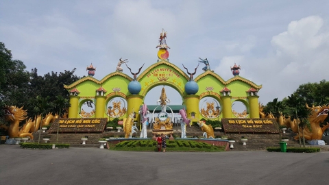 TOUR THCS:  KHU TƯỞNG NIỆM TNXP ĐẠI ĐỘI 915 - KDL HỒ NÚI CỐC ( 1 ngày )