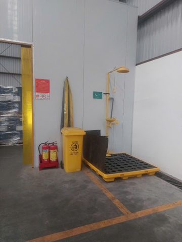 Bồn rửa mắt và tắm khẩn cấp UK306