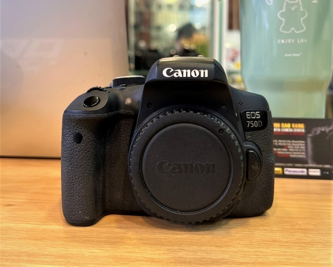 CANON 750D