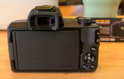 Canon M50