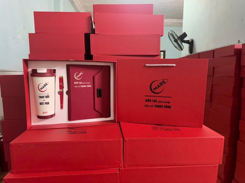 Bộ quà tặng gift set 3 món in thương hiệu riêng Mars - Set Quà Tặng Doanh Nghiệp Cao Cấp In Logo Theo Yêu Cầu – Bình Giữ Nhiệt, Sổ Tay, Bút Ký