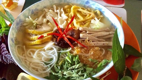 Bún thang - Món ngon "nức tiếng" giữa lòng Hà Nội