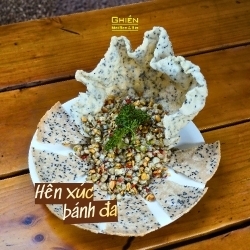 Hến xúc bánh đa