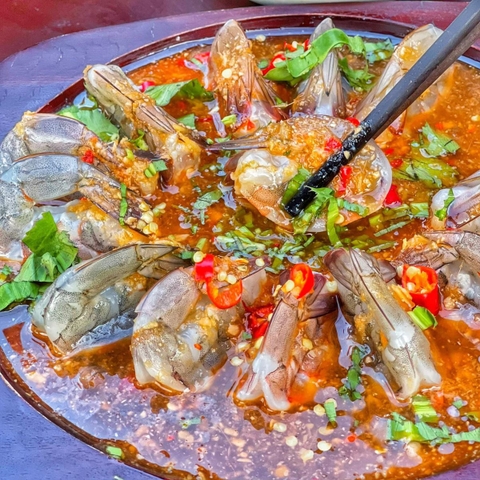 Tôm sống sốt thái cay tê tái