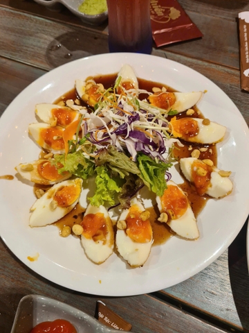 Trứng lòng đào sốt me