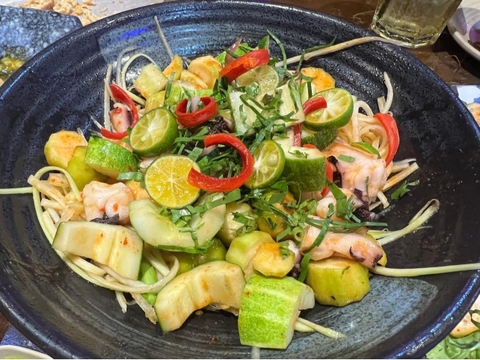 Chân gà trộn cóc non