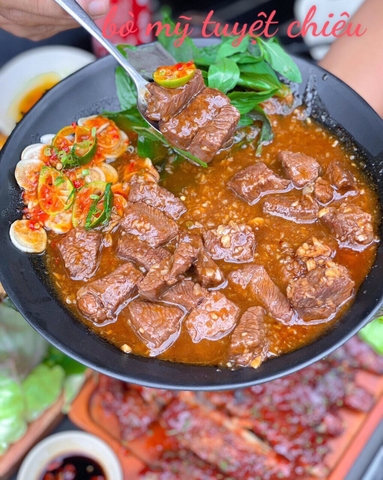 Bò kéo pháo quán Ghiền