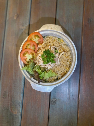 Cơm chiên cá mặn gà xé