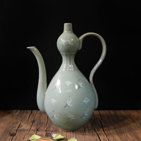 Bình Celadon hạc Hàn Quốc (lỗi vòi) triện đáy