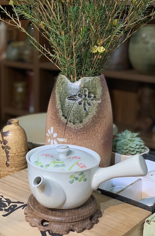 Ấm trà vẽ hoa sen SALE 20%