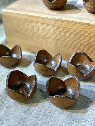 Chén mộc đựng nến hình cánh hoa