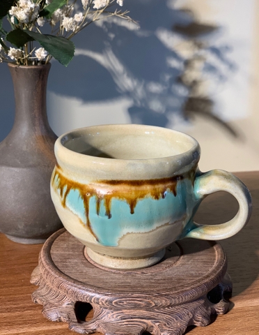 Chén mộc tráng men chảy hoàng lục triện khắc chìm