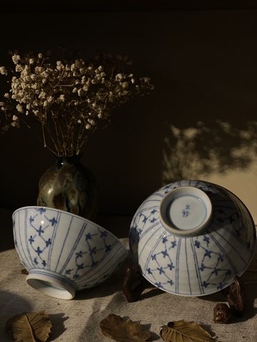 Set Bát ăn tráng men hoa tiết kẻ sọc hoa 4 lá