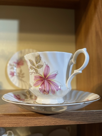 Set trà chiều sứ xương cao cấp Anh Quốc - Queen Anne vẽ hoa hồng - Set Trio