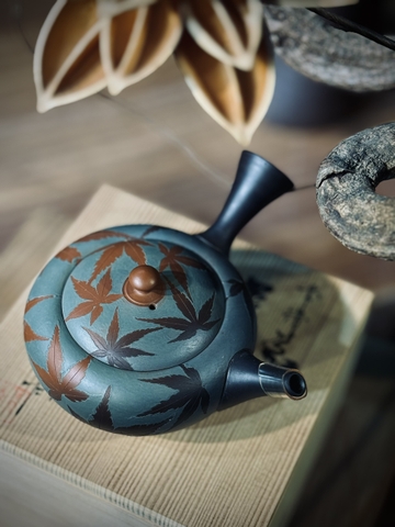 Japanese tea pot - Tokoname - Autumn Leaves