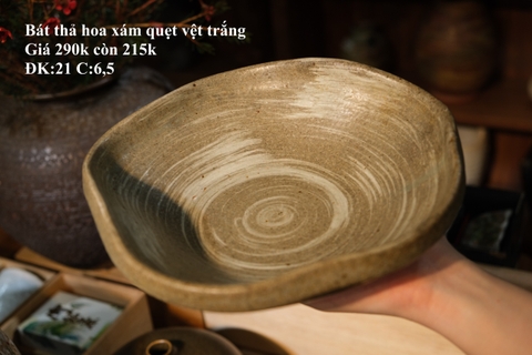 Bát thả hoa xám vệt trắng