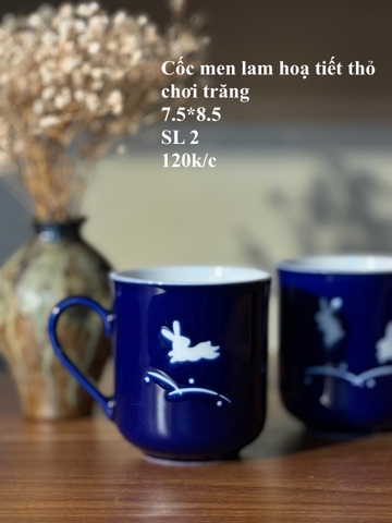Cốc men lam họa tiết thỏ chơi trăng