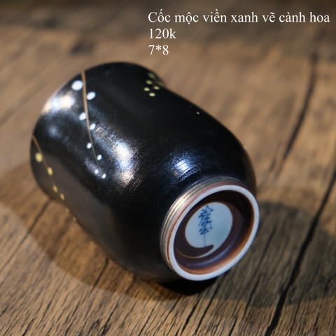 Cốc mộc viền xanh vẽ cành hoa