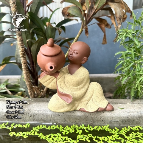 Tượng Chú Tiểu Bằng Gốm Rót Trà Mini Trang Trí Tiểu Cảnh, Bàn Trà Tiểu Cảnh, Decor Để Bàn