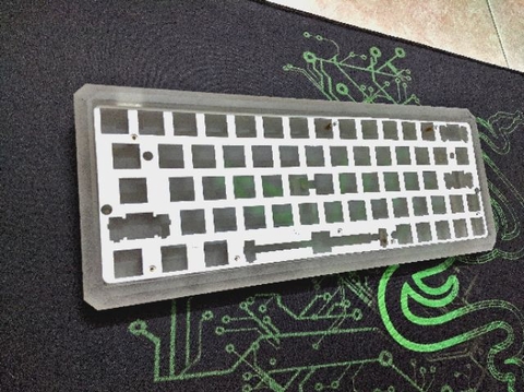 Plate GK64s gắn case 60%