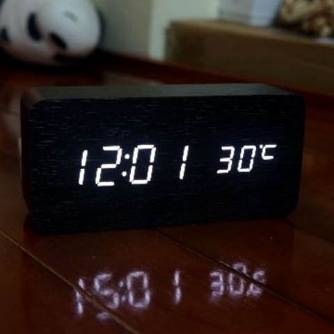 [GJ] Đồng hồ gỗ led để bàn