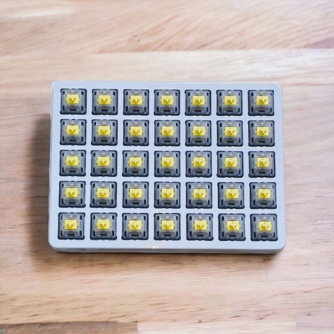 Pack 35 switch Gateron Pro KS3 Top Milky, Bot đen, Stem yello