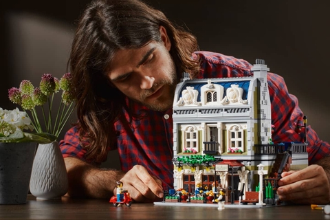 Lego Parisian Restaurant 10243