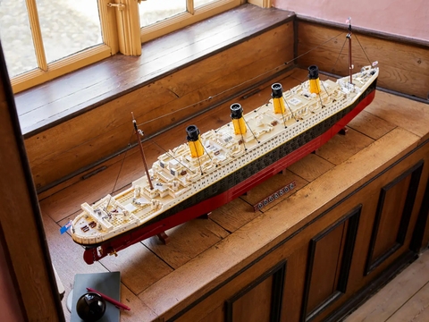 LEGO® Titanic 10294