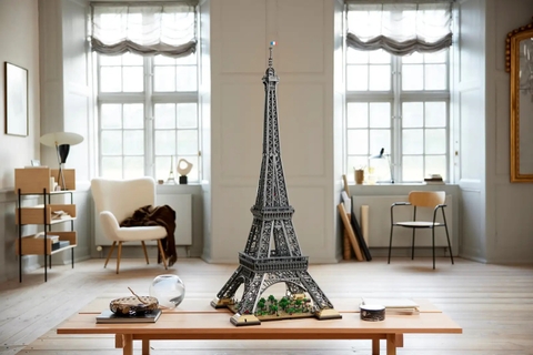 LEGO Eiffel tower 10307