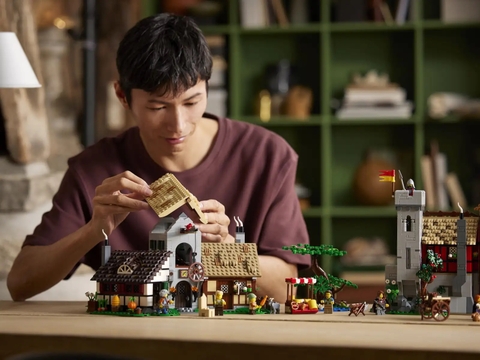 LEGO Medieval Town Square 10332