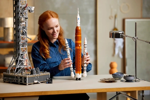 LEGO NASA Artemis Space Launch System 10341