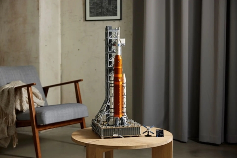 LEGO NASA Artemis Space Launch System 10341