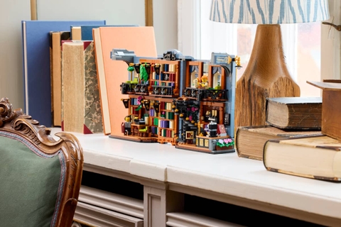 Lego Bookstore: Book Nook 11379