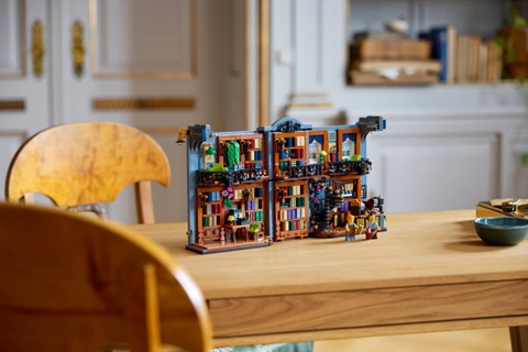 Lego Bookstore: Book Nook 11379
