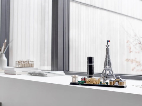 LEGO Paris 21044