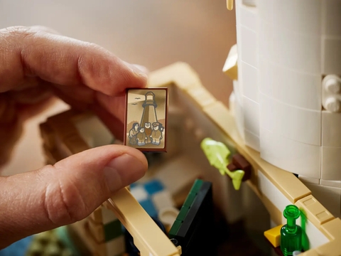 LEGO Motorized Lighthouse 21335