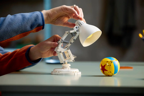 LEGO IDEAS ǀ Disney Pixar Luxo Jr. 21357