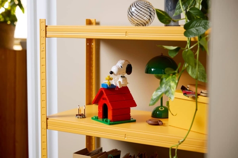 LEGO IDEAS Peanuts: Snoopy's Doghouse 21368