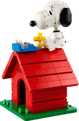 LEGO IDEAS Peanuts: Snoopy's Doghouse 21368